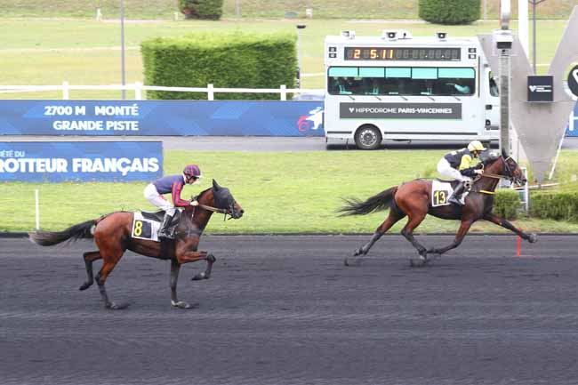 Photo d'arrivée de la course pmu PRIX DE BAGNERES à PARIS-VINCENNES le Dimanche 21 septembre 2025