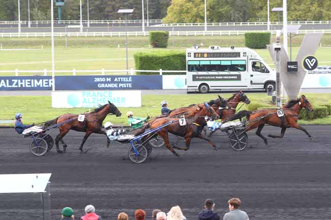 Photo d'arrivée de la course pmu PRIX FRANCE ALZHEIMER (PRIX DE BAYEUX) à PARIS-VINCENNES le Dimanche 21 septembre 2025