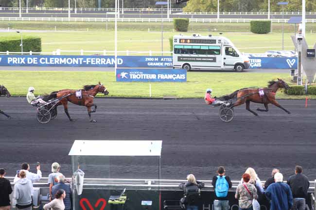 Photo d'arrivée de la course pmu PRIX DE CLERMONT-FERRAND à PARIS-VINCENNES le Dimanche 21 septembre 2025
