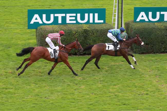 Photo d'arrivée de la course pmu PRIX THE FELLOW - MARQUISE DE MORATALLA à AUTEUIL le Mardi 23 septembre 2025