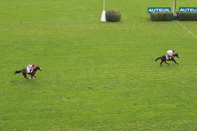 Photo d'arrivée de la course pmu PRIX AMATI à AUTEUIL le Mardi 23 septembre 2025