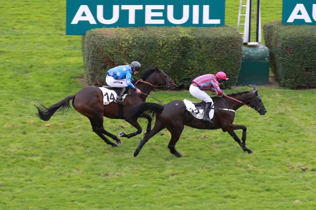 Photo d'arrivée de la course pmu PRIX MANDARIN à AUTEUIL le Mardi 23 septembre 2025