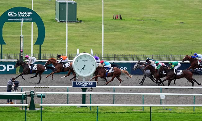 Photo d'arrivée de la course pmu PRIX DU SALON VIOLET à CHANTILLY le Jeudi 25 septembre 2025