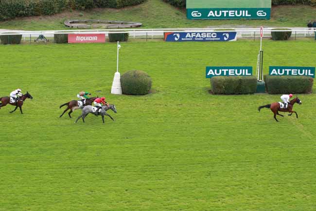 Photo d'arrivée de la course pmu PRIX SAPIN à AUTEUIL le Samedi 27 septembre 2025
