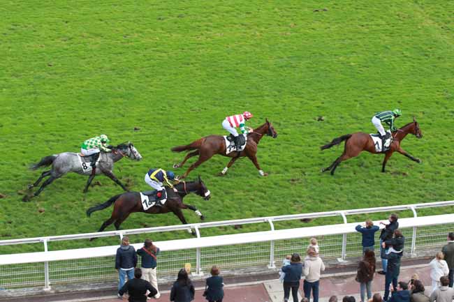Photo d'arrivée de la course pmu PRIX VILLEZ à AUTEUIL le Samedi 27 septembre 2025