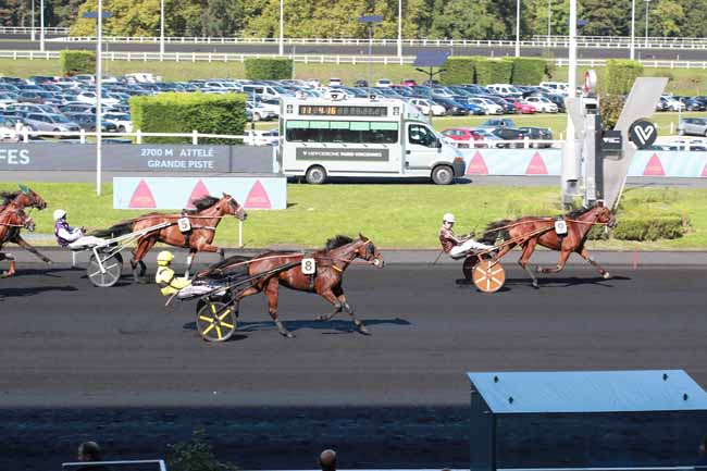 Photo d'arrivée de la course pmu PRIX DELTA CAFES (PRIX DE CHAUMONT) à PARIS-VINCENNES le Dimanche 28 septembre 2025