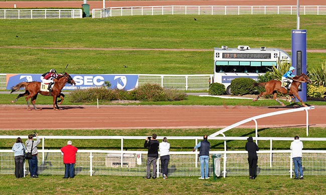 Photo d'arrivée de la course pmu PRIX DE LA BASTILLE à ENGHIEN le Lundi 29 septembre 2025