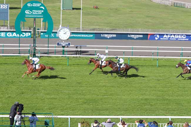 Photo d'arrivée de la course pmu PRIX DE FORMENTIN à CHANTILLY le Mardi 30 septembre 2025