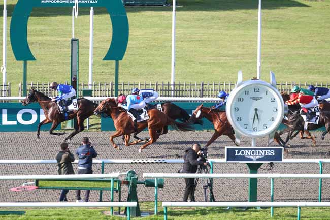 Photo d'arrivée de la course pmu PRIX DU BOIS BOURILLON à CHANTILLY le Mardi 30 septembre 2025