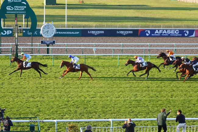 Photo d'arrivée de la course pmu PRIX DE LA GRANDE SINGERIE à CHANTILLY le Mardi 30 septembre 2025
