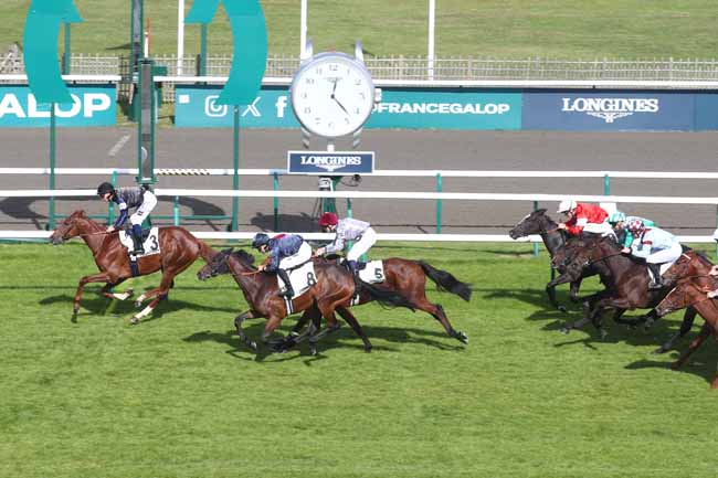 Photo d'arrivée de la course pmu PRIX DU GRAND VIVIER à CHANTILLY le Jeudi 2 octobre 2025