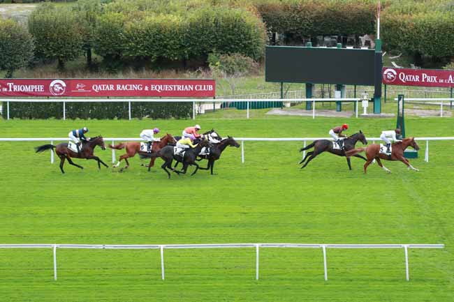 Photo d'arrivée de la course pmu PRIX SCARAMOUCHE à SAINT CLOUD le Vendredi 3 octobre 2025