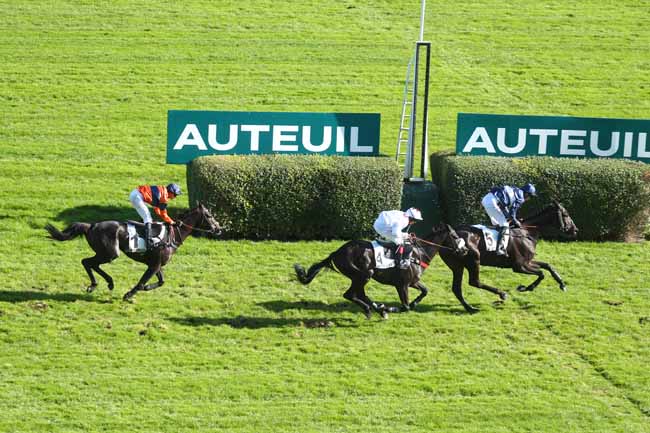 Photo d'arrivée de la course pmu PRIX FEZENSAC à AUTEUIL le Mardi 7 octobre 2025