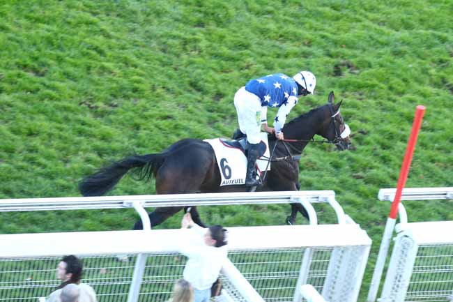 Photo d'arrivée de la course pmu PRIX CLAUDE LE LORRAIN - JOSEPH AUDON à AUTEUIL le Mardi 7 octobre 2025