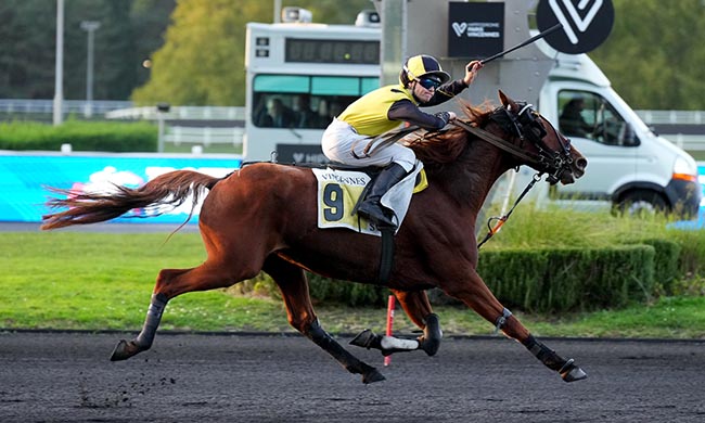 Photo d'arrivée de la course pmu PRIX ANTONIA à PARIS-VINCENNES le Mardi 7 octobre 2025