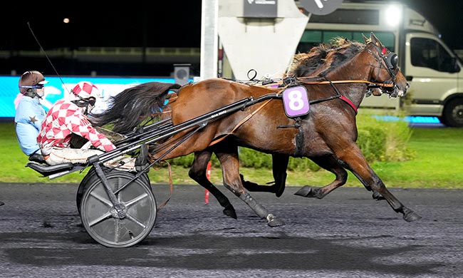 Photo d'arrivée de la course pmu PRIX KOLGA à PARIS-VINCENNES le Mardi 7 octobre 2025