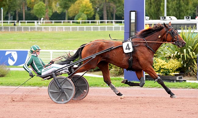 Photo d'arrivée de la course pmu PRIX DE SEVRAN à ENGHIEN le Jeudi 9 octobre 2025