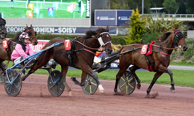 Photo d'arrivée de la course pmu PRIX DE LA PORTE DE CHAMPERRET à ENGHIEN le Jeudi 9 octobre 2025