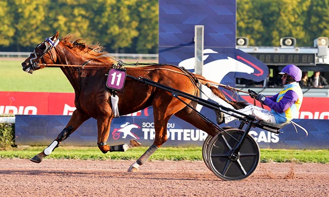 Photo d'arrivée de la course pmu PRIX DE FORMENTIN à CAEN le Samedi 11 octobre 2025