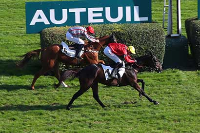 Photo d'arrivée de la course pmu PRIX BAYONNET à AUTEUIL le Dimanche 12 octobre 2025