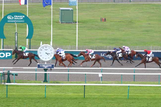 Photo d'arrivée de la course pmu PRIX DU CHENE DU COUP DE FOUDRE à CHANTILLY le Mardi 14 octobre 2025