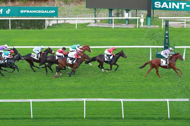 Photo d'arrivée de la course pmu PRIX DE LA CHALOSSE à SAINT CLOUD le Jeudi 16 octobre 2025