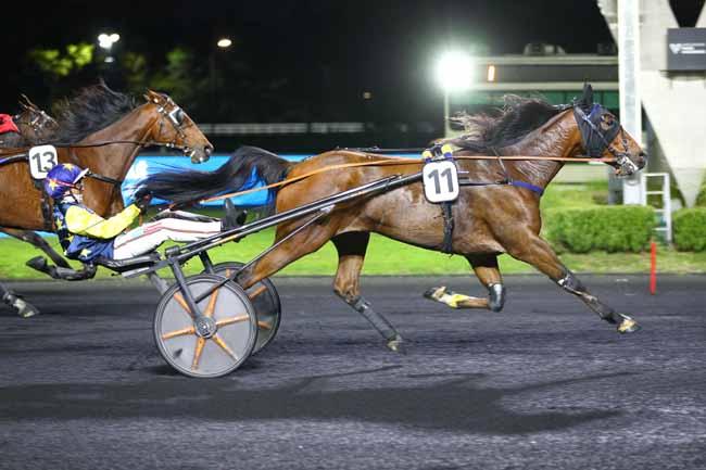 Photo d'arrivée de la course pmu PRIX SATURNE à PARIS-VINCENNES le Vendredi 17 octobre 2025