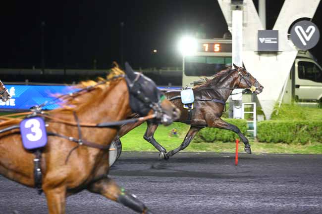 Photo d'arrivée de la course pmu PRIX LOUIS CAUCHOIS à PARIS-VINCENNES le Vendredi 17 octobre 2025
