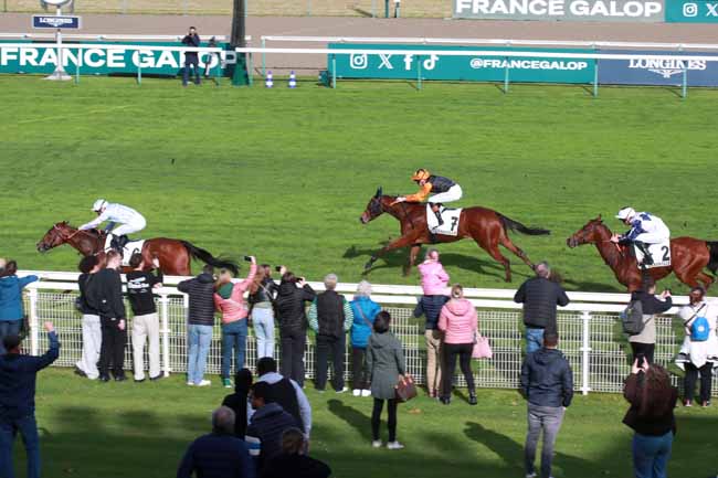 Photo d'arrivée de la course pmu CRITERIUM DE VITESSE à DEAUVILLE le Lundi 20 octobre 2025