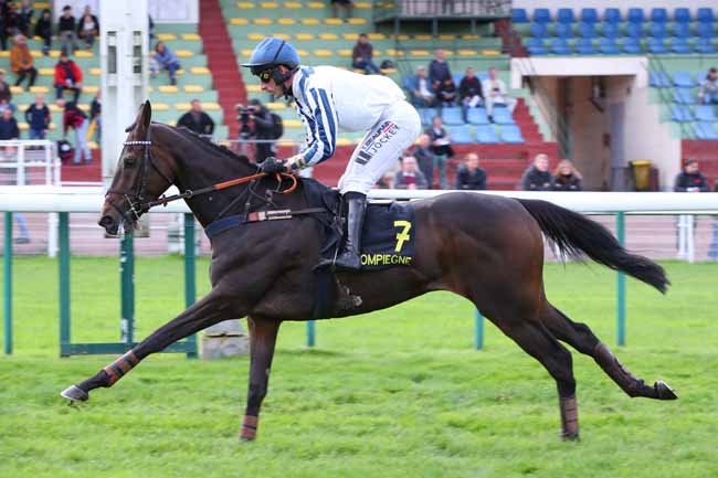 Photo d'arrivée de la course pmu PRIX DE SAINT-RAPHAEL à COMPIEGNE le Lundi 20 octobre 2025