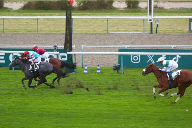 Photo d'arrivée de la course pmu PRIX D'HOTOT-EN-AUGE à DEAUVILLE le Mercredi 22 octobre 2025