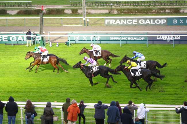 Photo d'arrivée de la course pmu PRIX DE LA VILLA DES ABEILLES à DEAUVILLE le Mercredi 22 octobre 2025