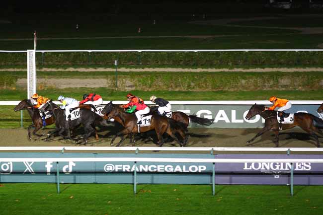 Photo d'arrivée de la course pmu PRIX DE VILLEPELEE à DEAUVILLE le Jeudi 23 octobre 2025