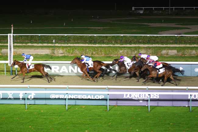 Photo d'arrivée de la course pmu PRIX DU CHATEAU D'AUVERS-SUR-OISE à DEAUVILLE le Jeudi 23 octobre 2025