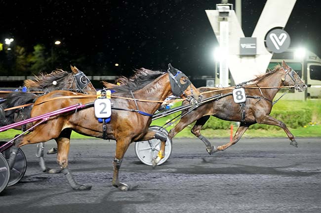 Photo d'arrivée de la course pmu PRIX JUNO à PARIS-VINCENNES le Vendredi 24 octobre 2025