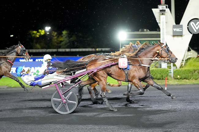 Photo d'arrivée de la course pmu PRIX BELLONA à PARIS-VINCENNES le Vendredi 24 octobre 2025