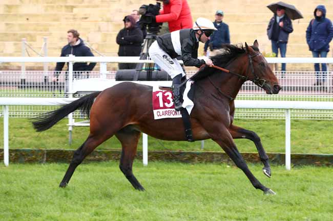 Photo d'arrivée de la course pmu PRIX CAP ORNE (PRIX DE LA MARE A TOUQUES) à CLAIREFONTAINE le Vendredi 24 octobre 2025