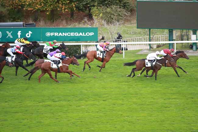 Photo d'arrivée de la course pmu PRIX DES POULINIERES à SAINT CLOUD le Dimanche 26 octobre 2025