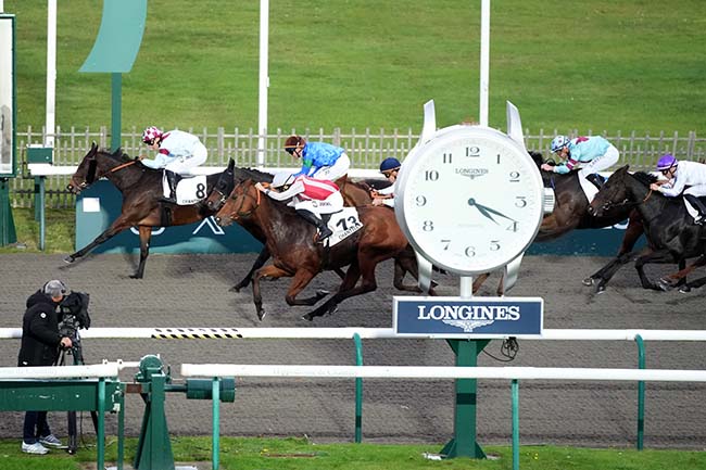 Photo d'arrivée de la course pmu PRIX DE LA ROUTE DES BLANCHISSEURS à CHANTILLY le Mardi 28 octobre 2025