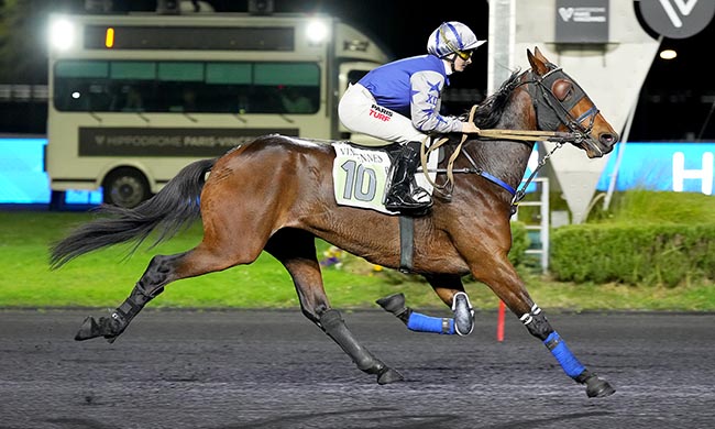 Photo d'arrivée de la course pmu PRIX DE GARDANNE à PARIS-VINCENNES le Mardi 28 octobre 2025