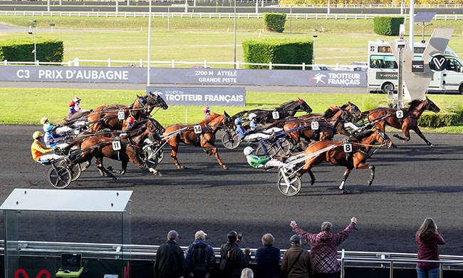 Photo d'arrivée de la course pmu PRIX D'AUBAGNE à PARIS-VINCENNES le Jeudi 30 octobre 2025