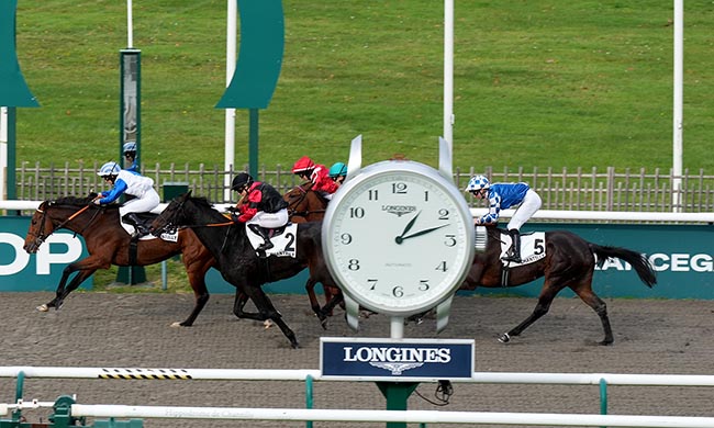 Photo d'arrivée de la course pmu PRIX DU VERGALY à CHANTILLY le Vendredi 31 octobre 2025