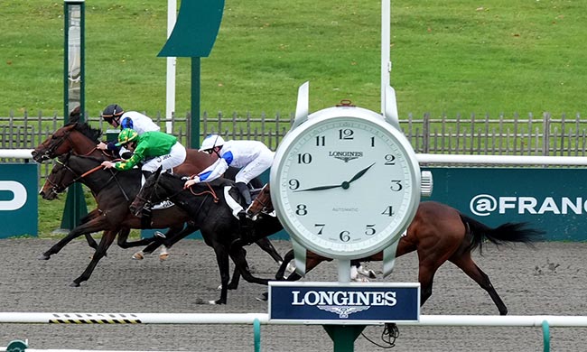 Photo d'arrivée de la course pmu PRIX DU MONT-GRIFFON à CHANTILLY le Vendredi 31 octobre 2025