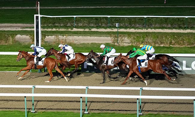 Photo d'arrivée de la course pmu PRIX DE L'EPINAY à DEAUVILLE le Samedi 1 novembre 2025