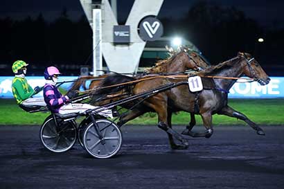 Photo d'arrivée de la course pmu PRIX D'ISIGNY à PARIS-VINCENNES le Lundi 3 novembre 2025
