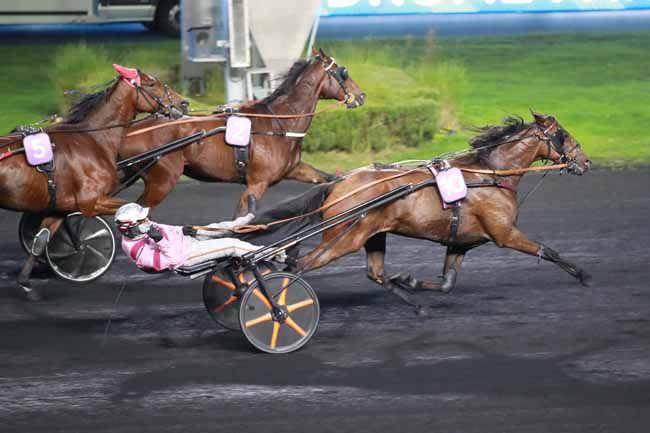 Photo d'arrivée de la course pmu PRIX D'ARCACHON à PARIS-VINCENNES le Mardi 4 novembre 2025