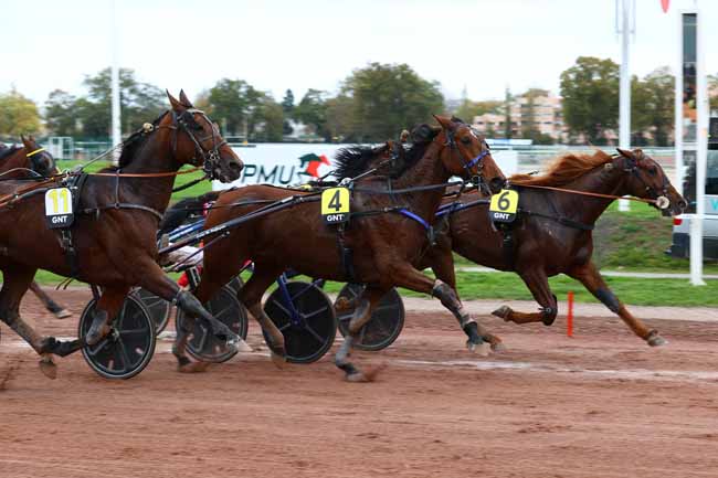Arrivée quinté pmu GRAND NATIONAL DU TROT à NANTES