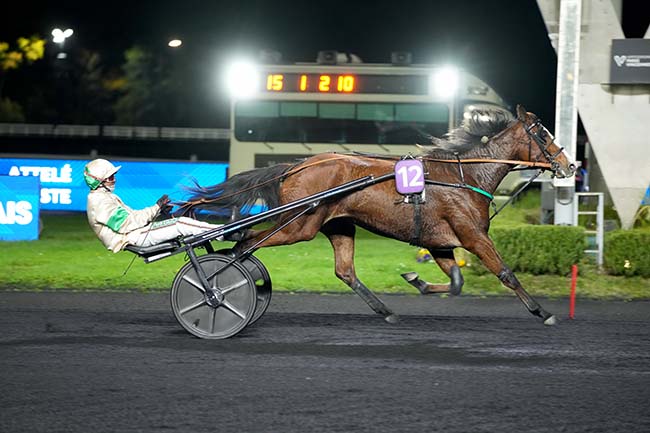 Photo d'arrivée de la course pmu PRIX SOPHIA à PARIS-VINCENNES le Vendredi 7 novembre 2025