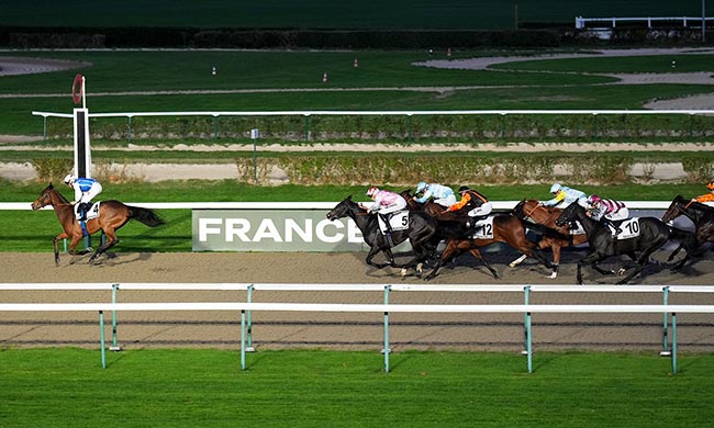 Photo d'arrivée de la course pmu PRIX DU PONT D'OUILLY à DEAUVILLE le Vendredi 7 novembre 2025