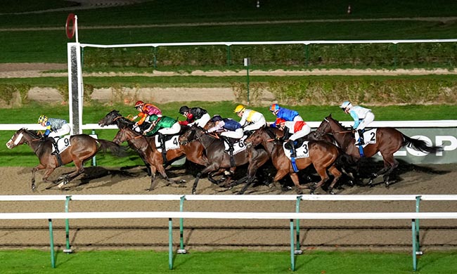 Photo d'arrivée de la course pmu PRIX DE VOLTAIRE à DEAUVILLE le Vendredi 7 novembre 2025